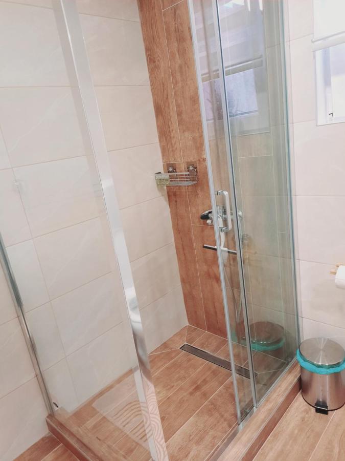 Dream Home, Free Garage Nis Ngoại thất bức ảnh